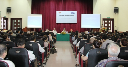 การเสวนา “ทางออกให้แก่ยุโรปจากวิกฤติเงินยูโร่”